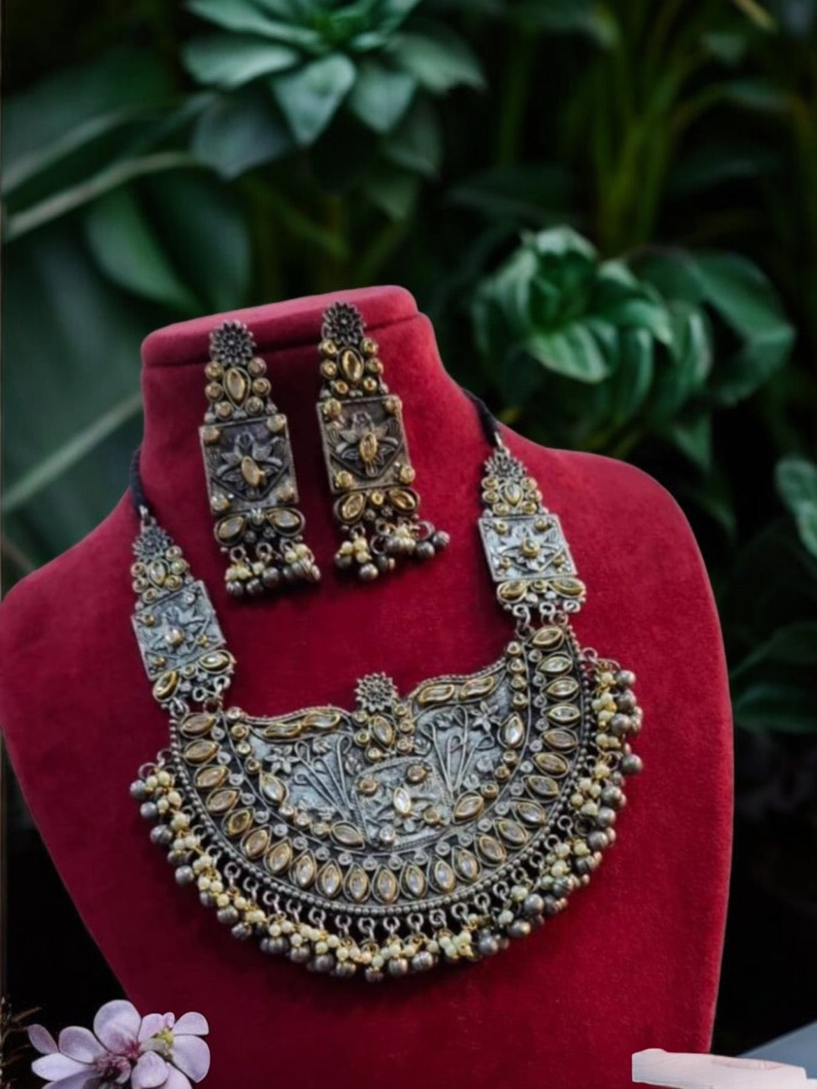 Harsha Necklace Set