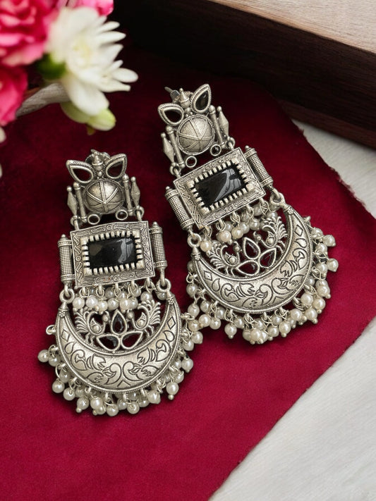 Meha Silver Monalisa Earring