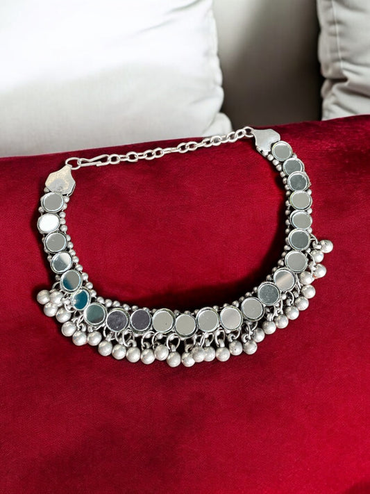 Shriya Sleek Necklace