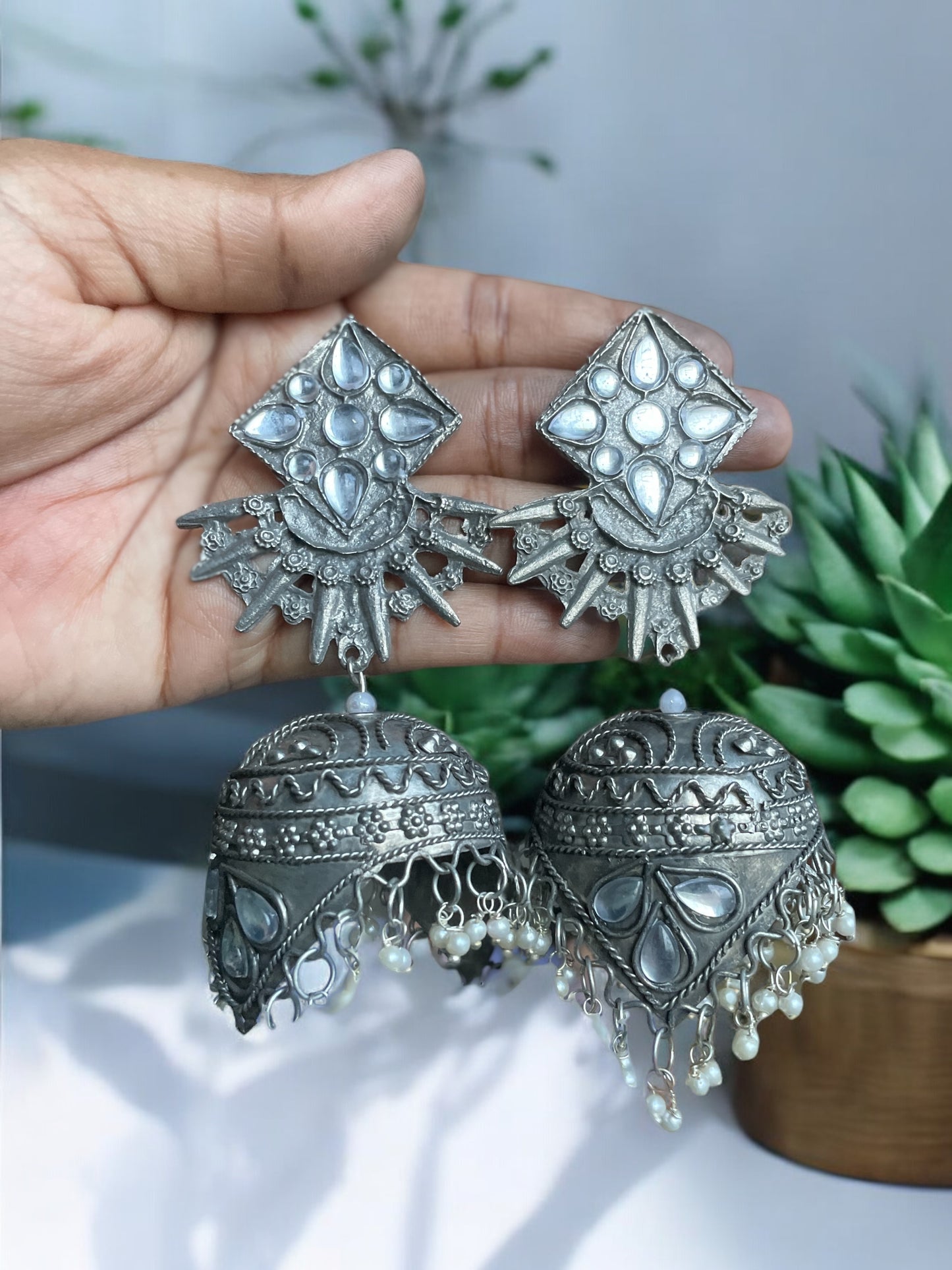 Kiran Jhumka