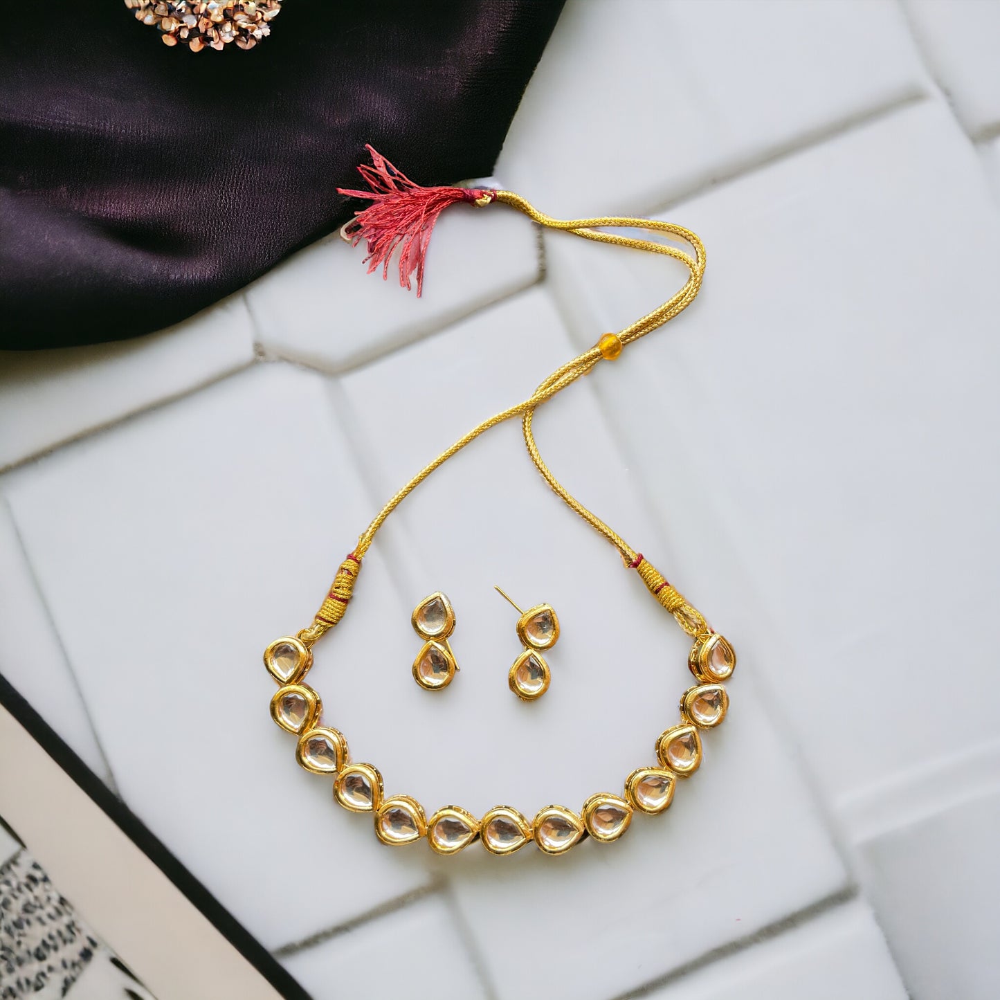 Sia Sleek Kundan Necklace Set